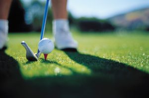 Bradshaw pushes lead to six strokes at W.Va. Open